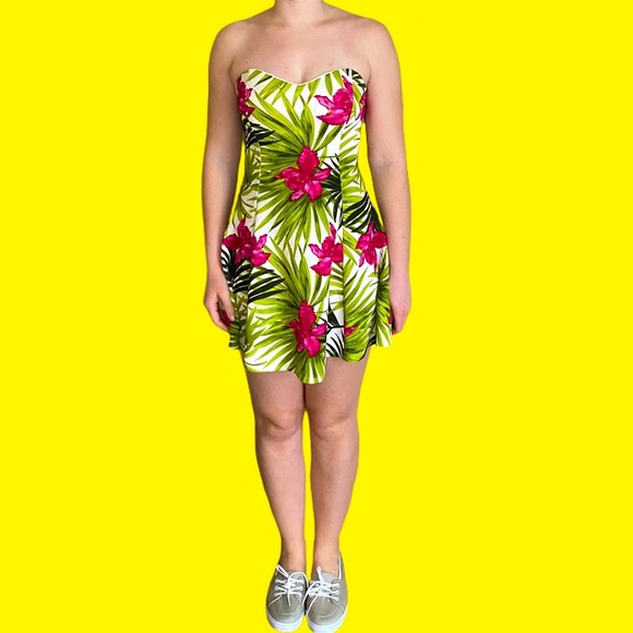 Strapless Sweetheart Tropical Skater Dress, Figure Flattering - Picture 3 of 10